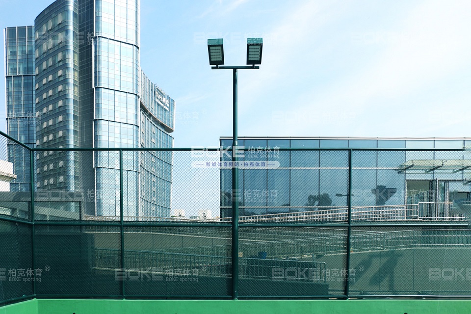 珠海度假村楼顶网球场灯光